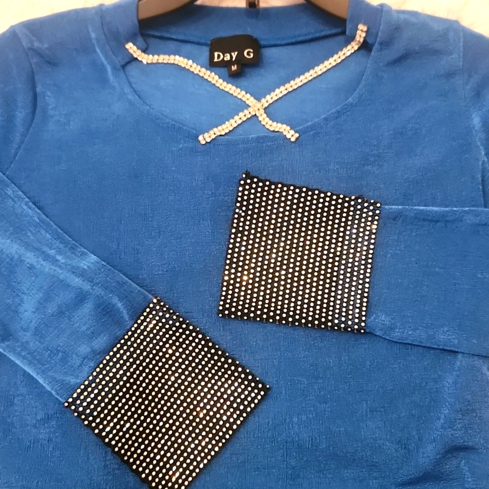 DAY G Blue Top With Rhinestones ๐๐ - Picture 3 of 13